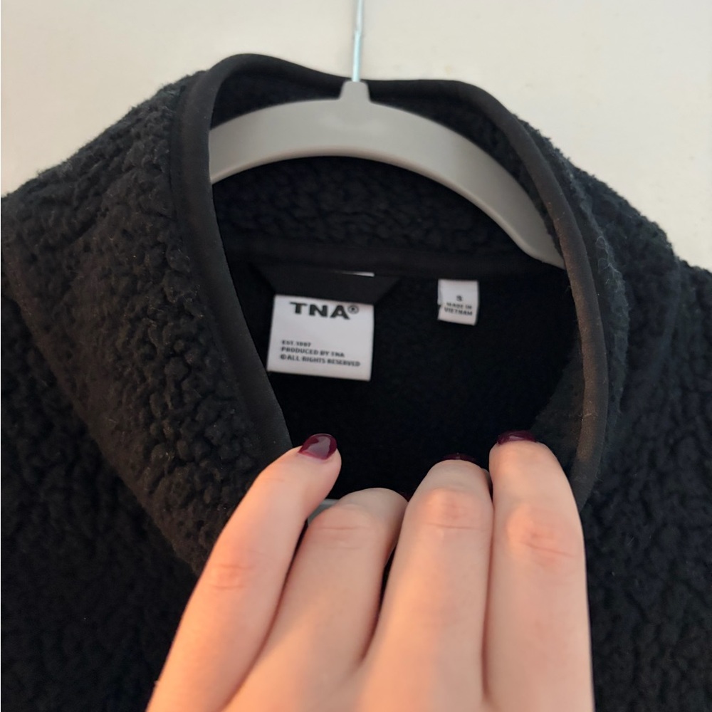 Aritzia Black Polar Fleece Vest - Picture 4 of 4